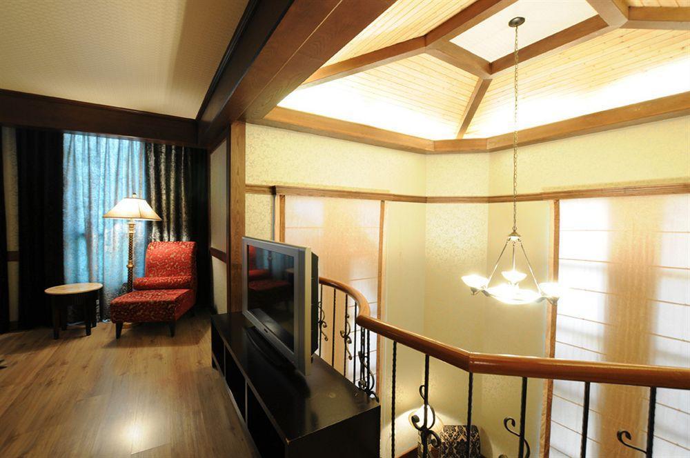 Liti Motel Taichung Exteriör bild