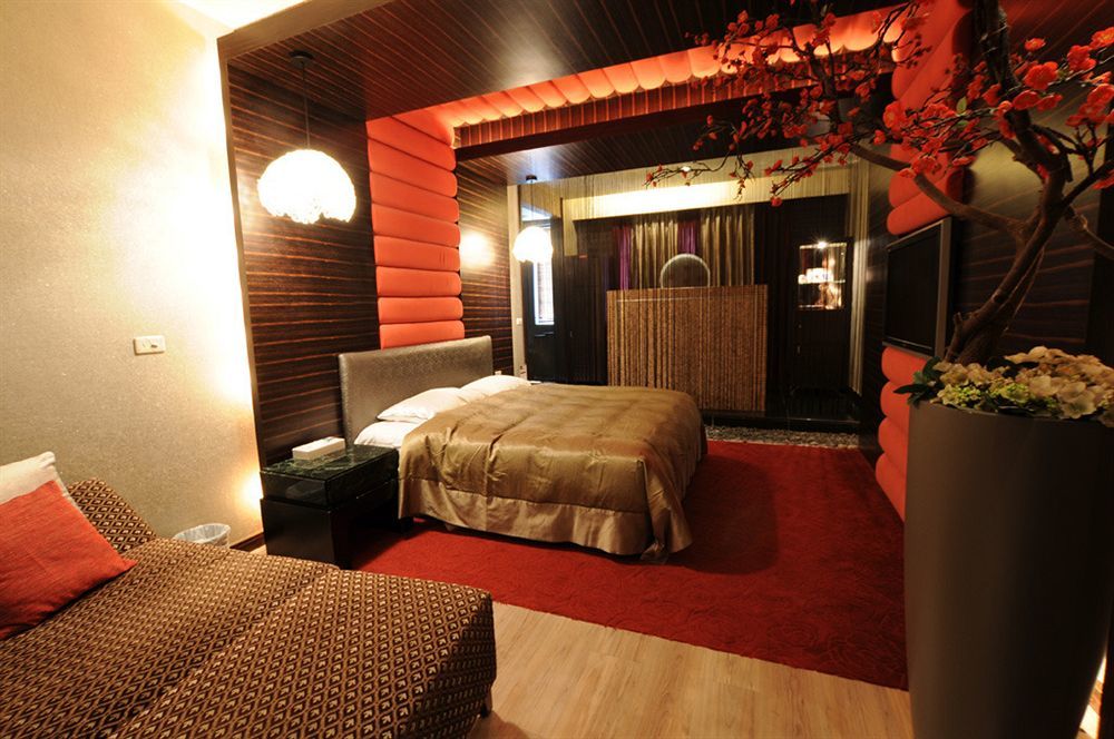 Liti Motel Taichung Exteriör bild