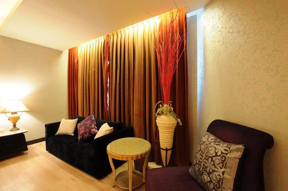 Liti Motel Taichung Exteriör bild